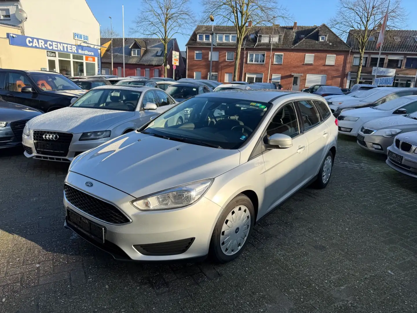 Ford Focus Turnier*NAVI*MFL*TEMPOMAT*** Silber - 1