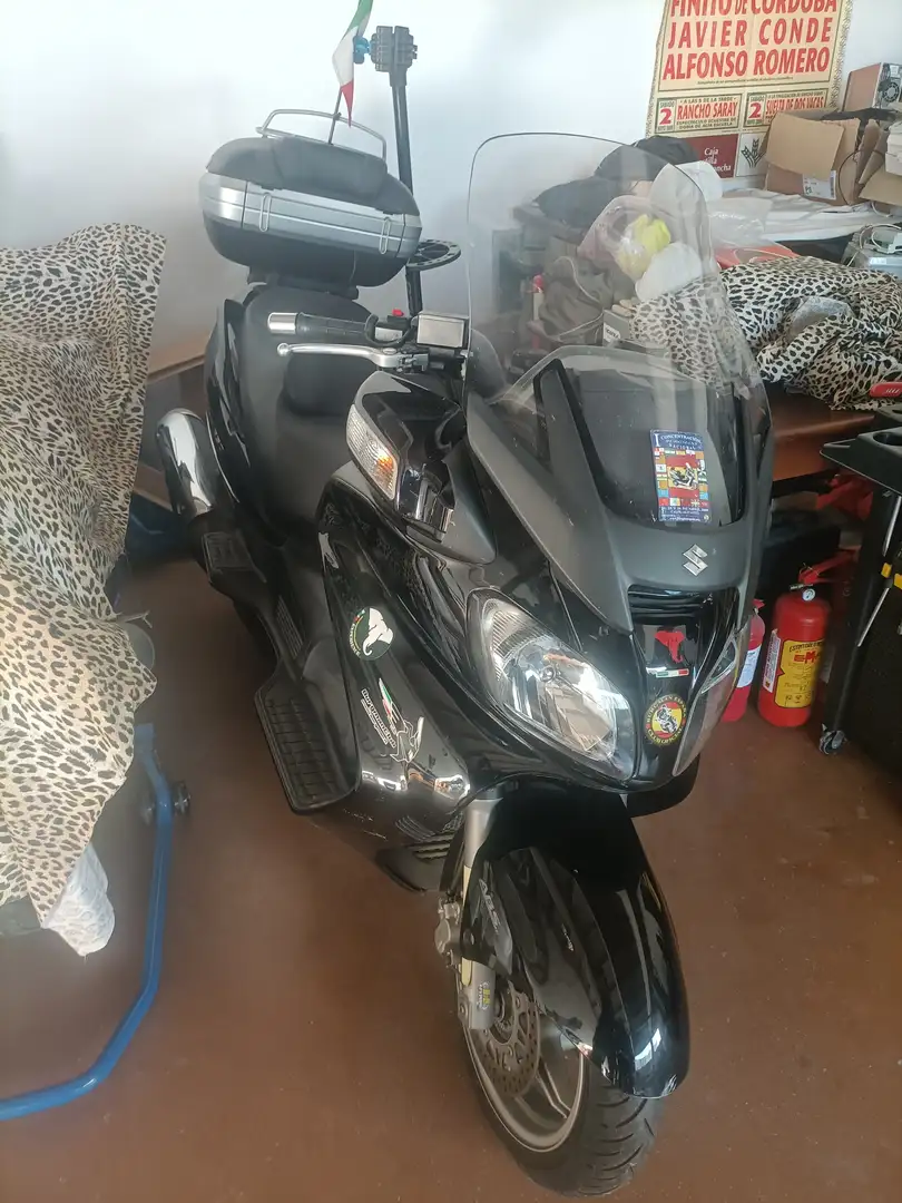 Suzuki Burgman 650 Černá - 1