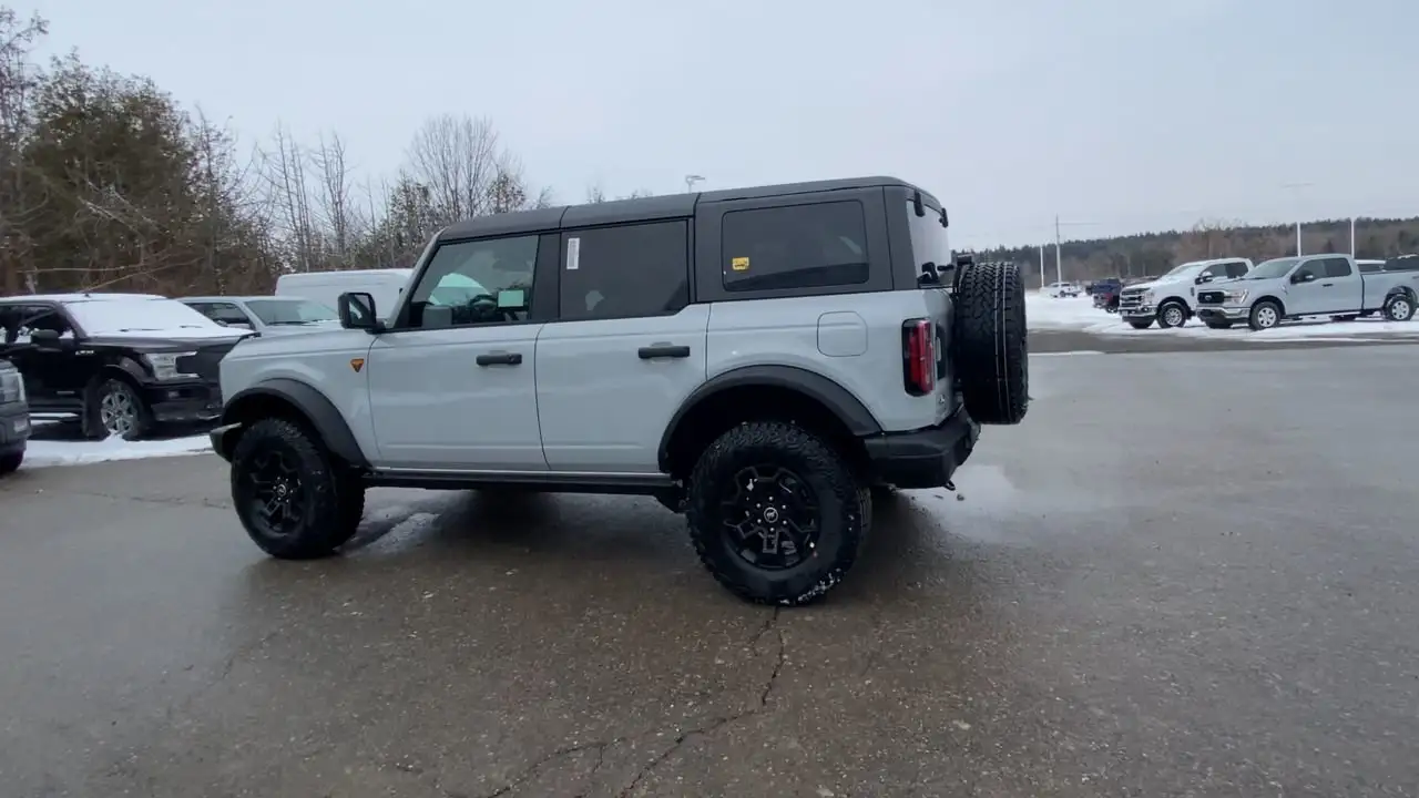 Ford Bronco снимка Ford Bronco