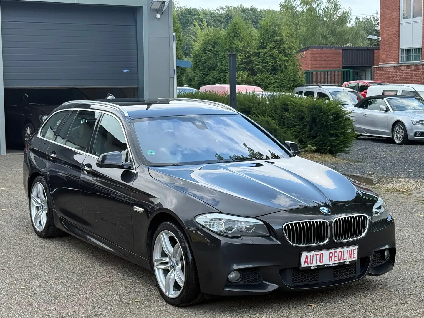 BMW 530 530 d xDrive /// M-Sport Paket  /// 1 Hand /// Grau - 2