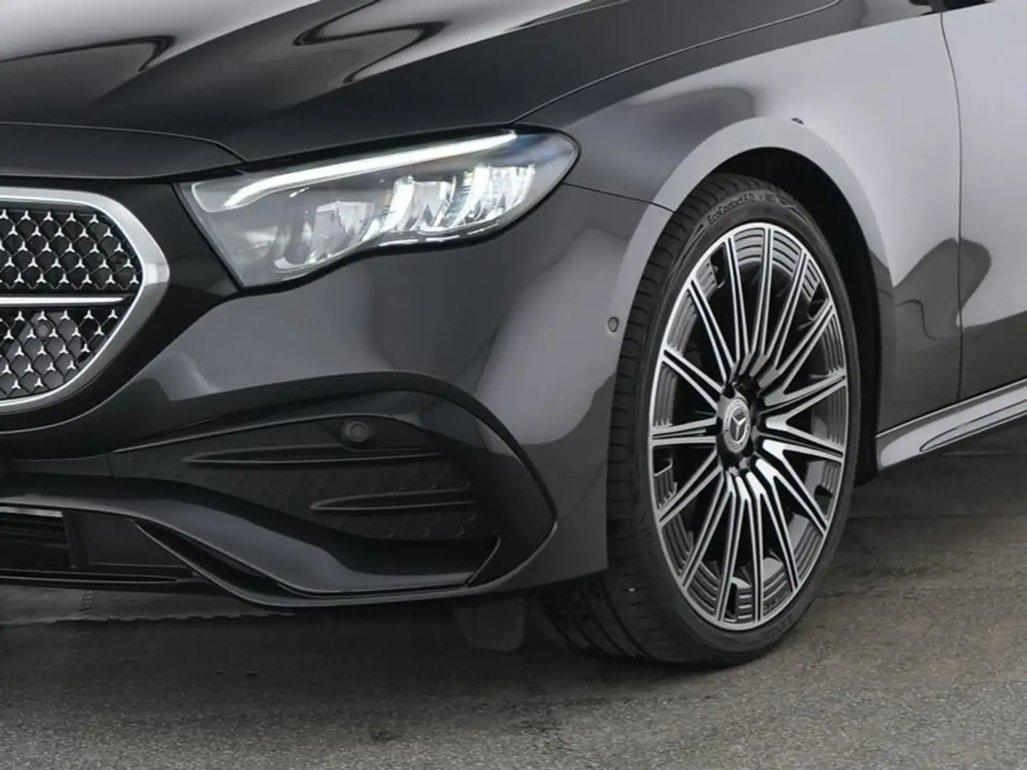 Mercedes-Benz E 220 E 220 d AMG+NIGHT+SUPER-SCREEN+DISTRO+360°+TWA Grau - 2