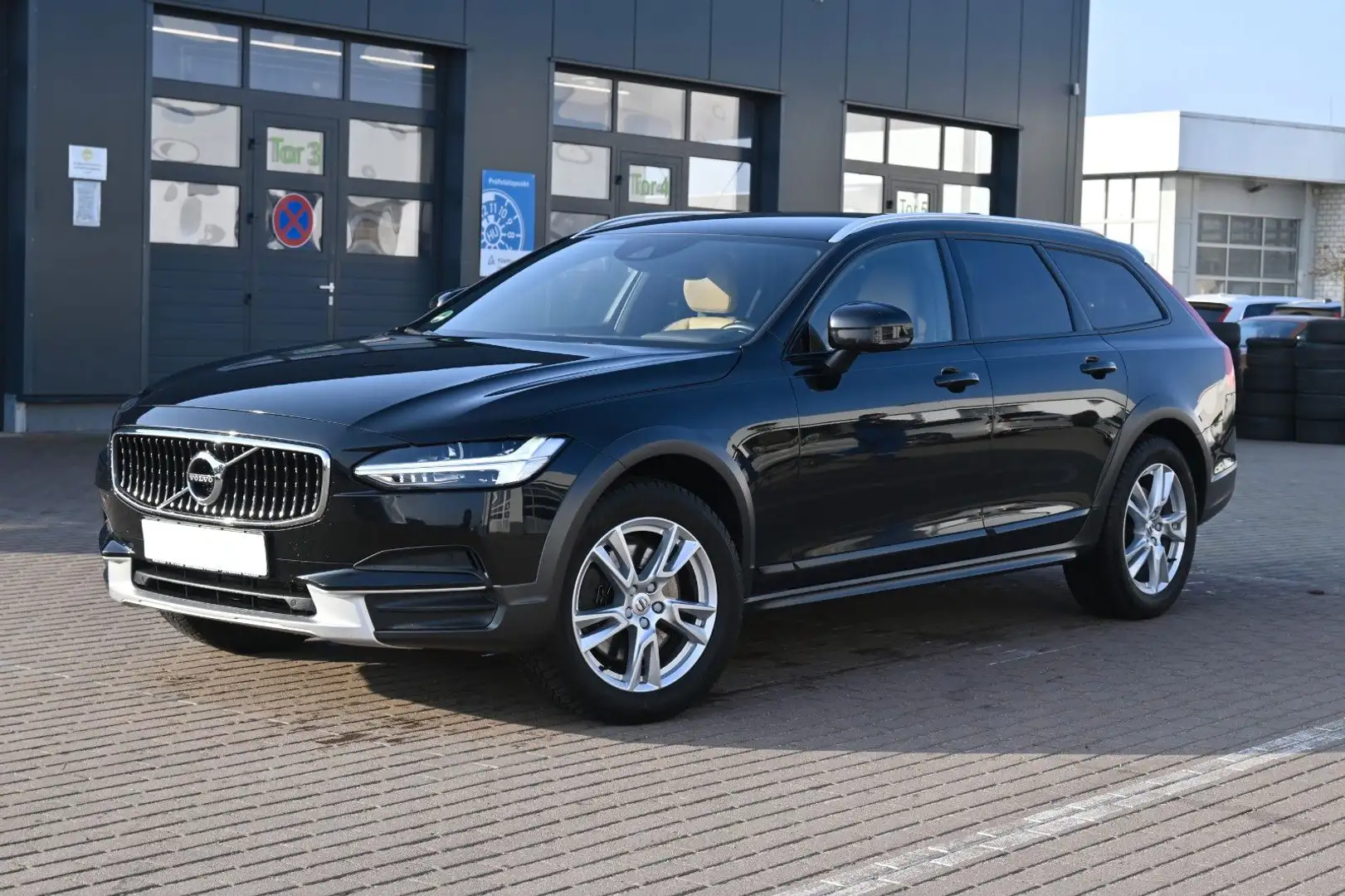Volvo V90 Cross Country V90 CC D4 AWD*STHZ*MIetkauf möglich Schwarz - 1