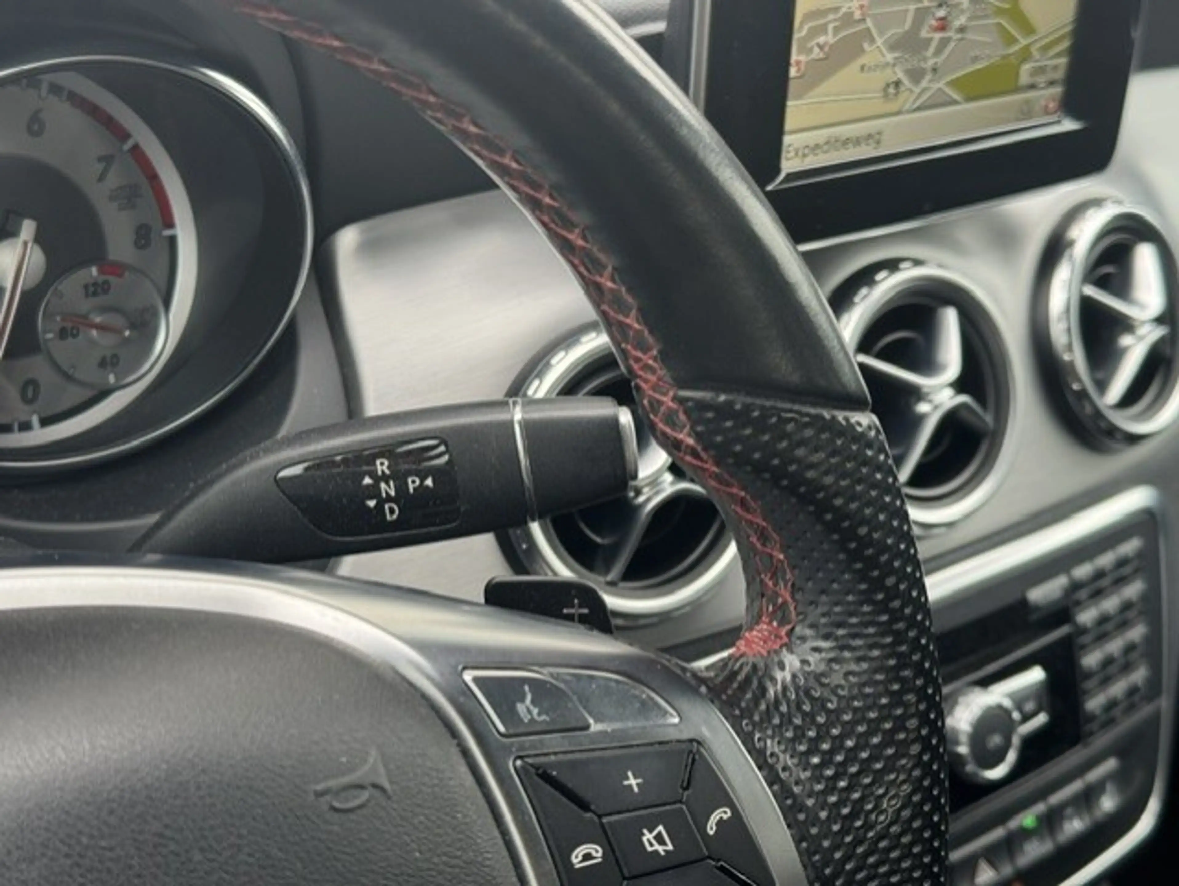 Mercedes-Benz GLA 200 AMG Edition 1 - Perfect Onderhouden — photo 30