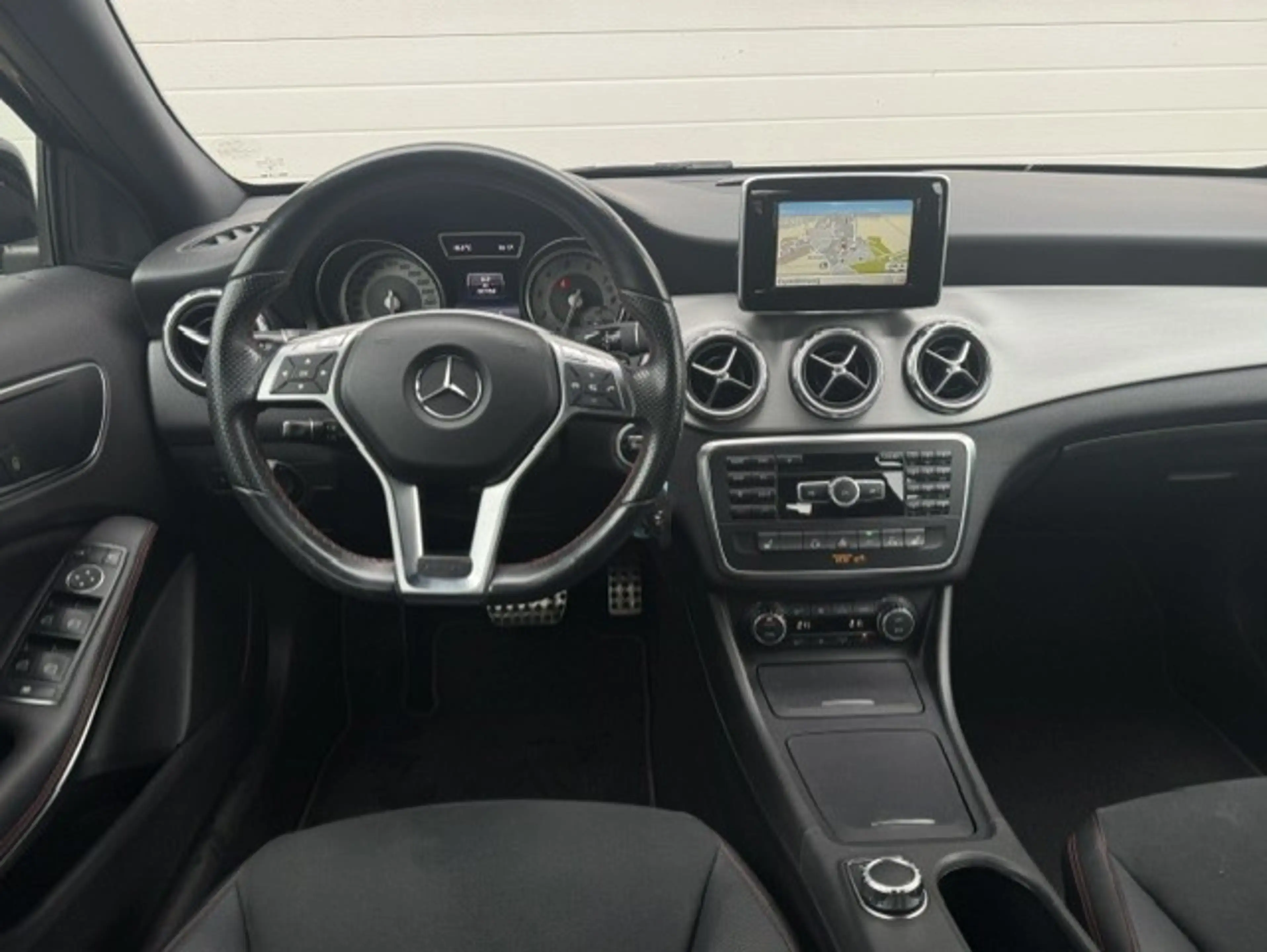 Mercedes-Benz GLA 200 AMG Edition 1 - Perfect Onderhouden — photo 11