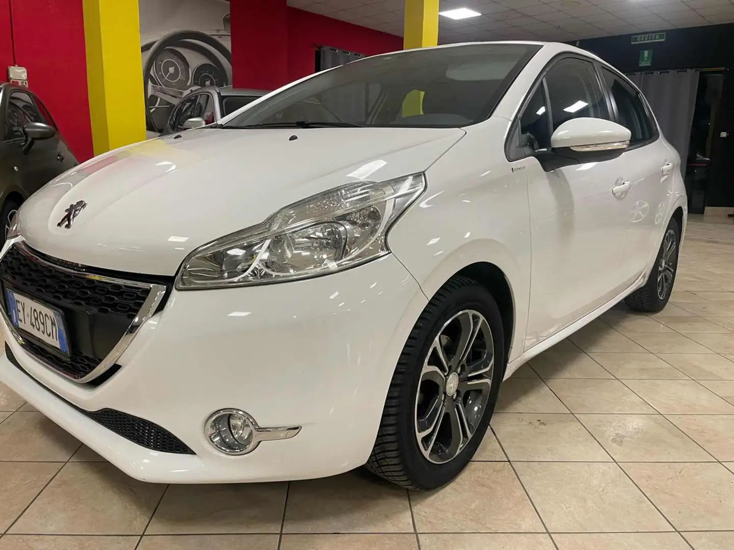 Peugeot 208 PureTech 82 5 porte Active Bianco - 1