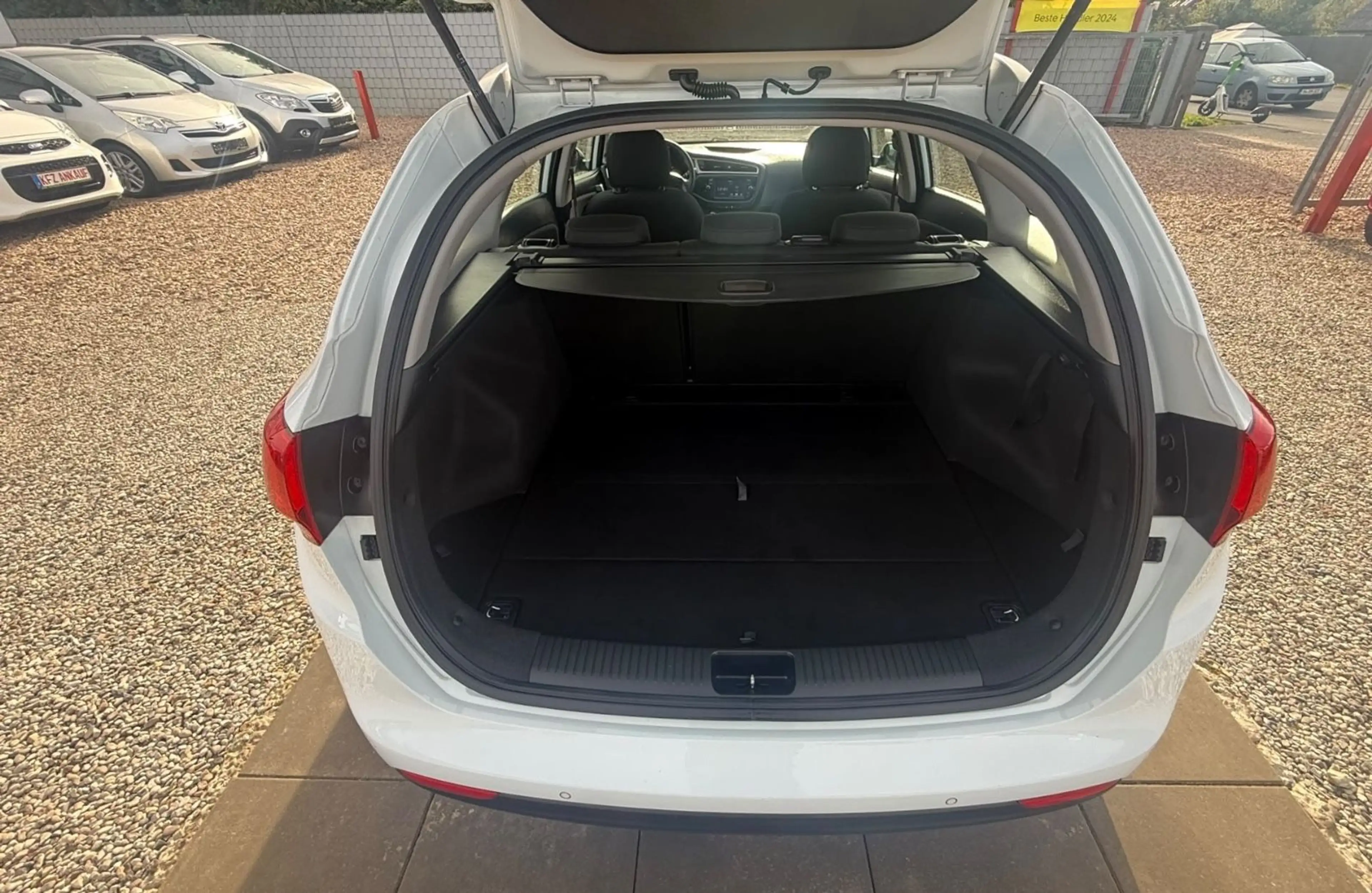 Kia Ceed / cee'd Ceed Sportswagon Dream Team Sport Lenkrad — photo 9