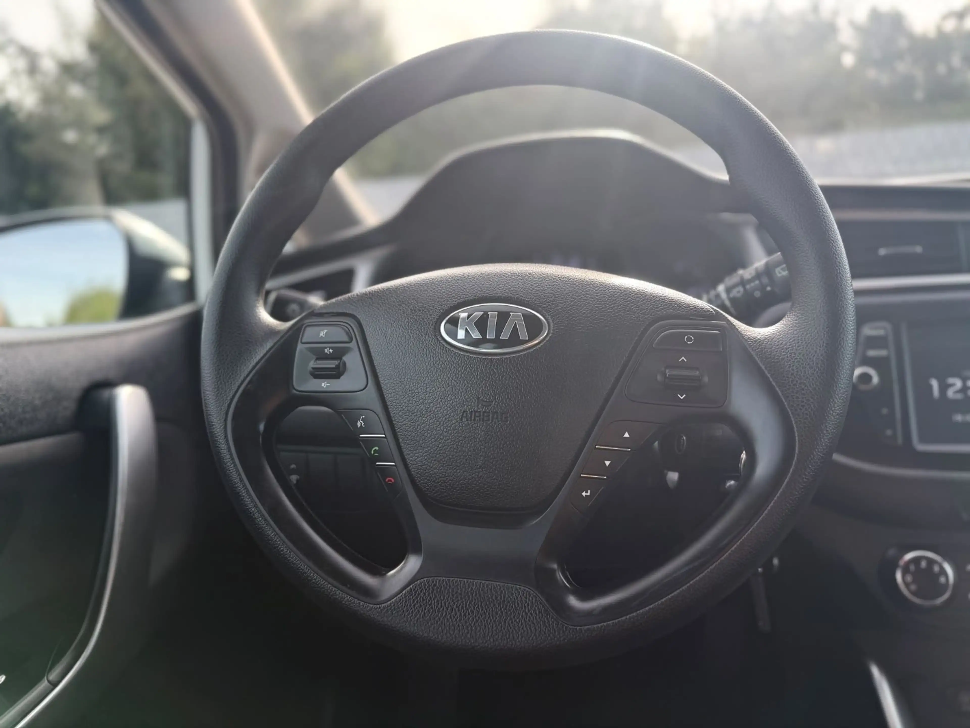 Kia Ceed / cee'd Ceed Sportswagon Dream Team Sport Lenkrad — photo 15