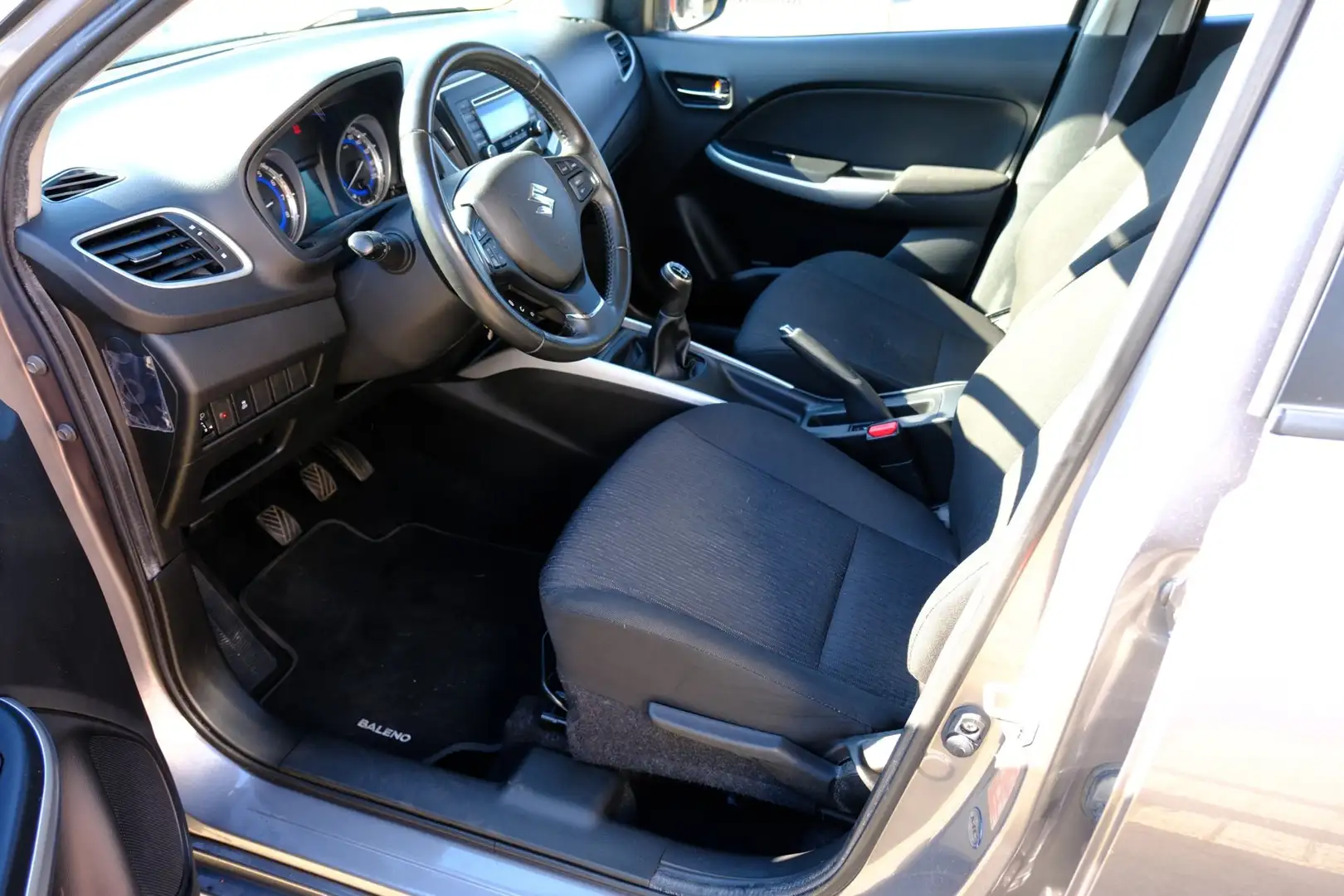 Suzuki Baleno 1.2 Exclusive 5-drs Airco|Cruise|LMV|Trekhaak Gris - 2