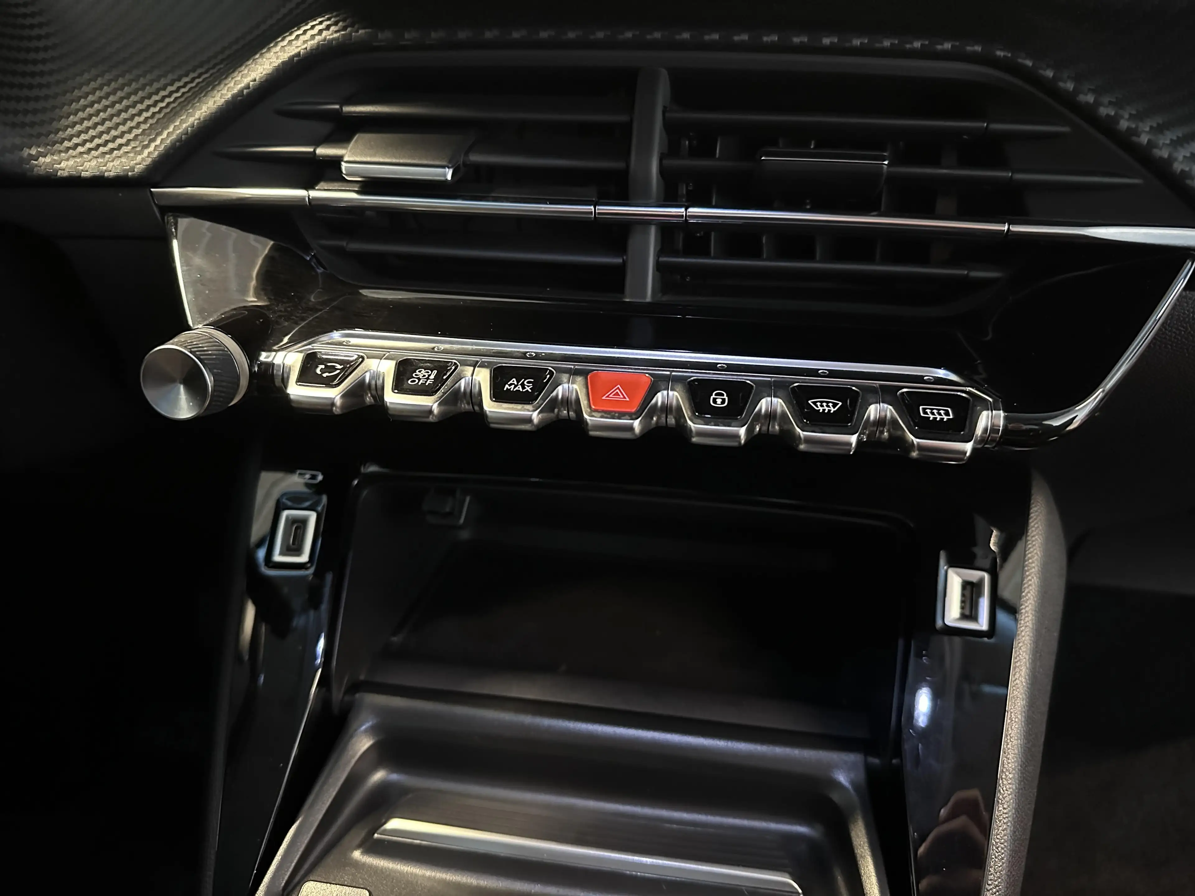 Peugeot 2008 ALLURE 1.2 BENZINE 130 EAT 8 — photo 13