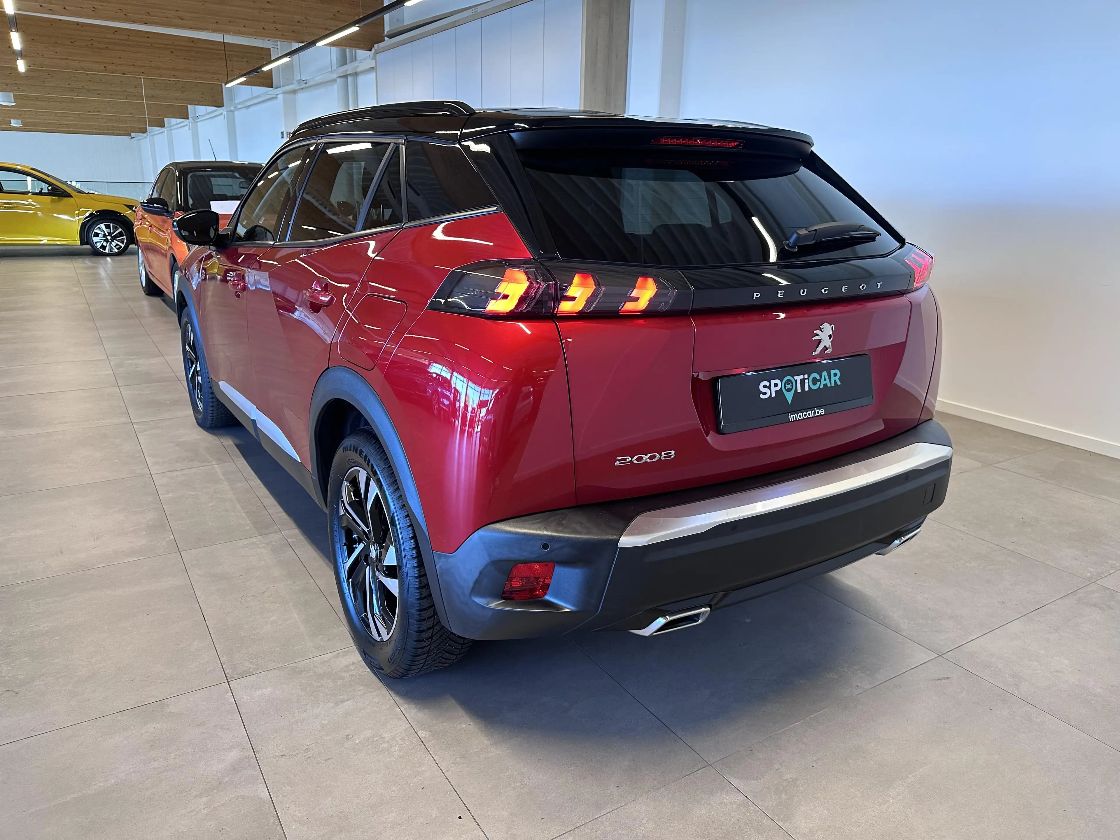Peugeot 2008 ALLURE 1.2 BENZINE 130 EAT 8 — photo 3