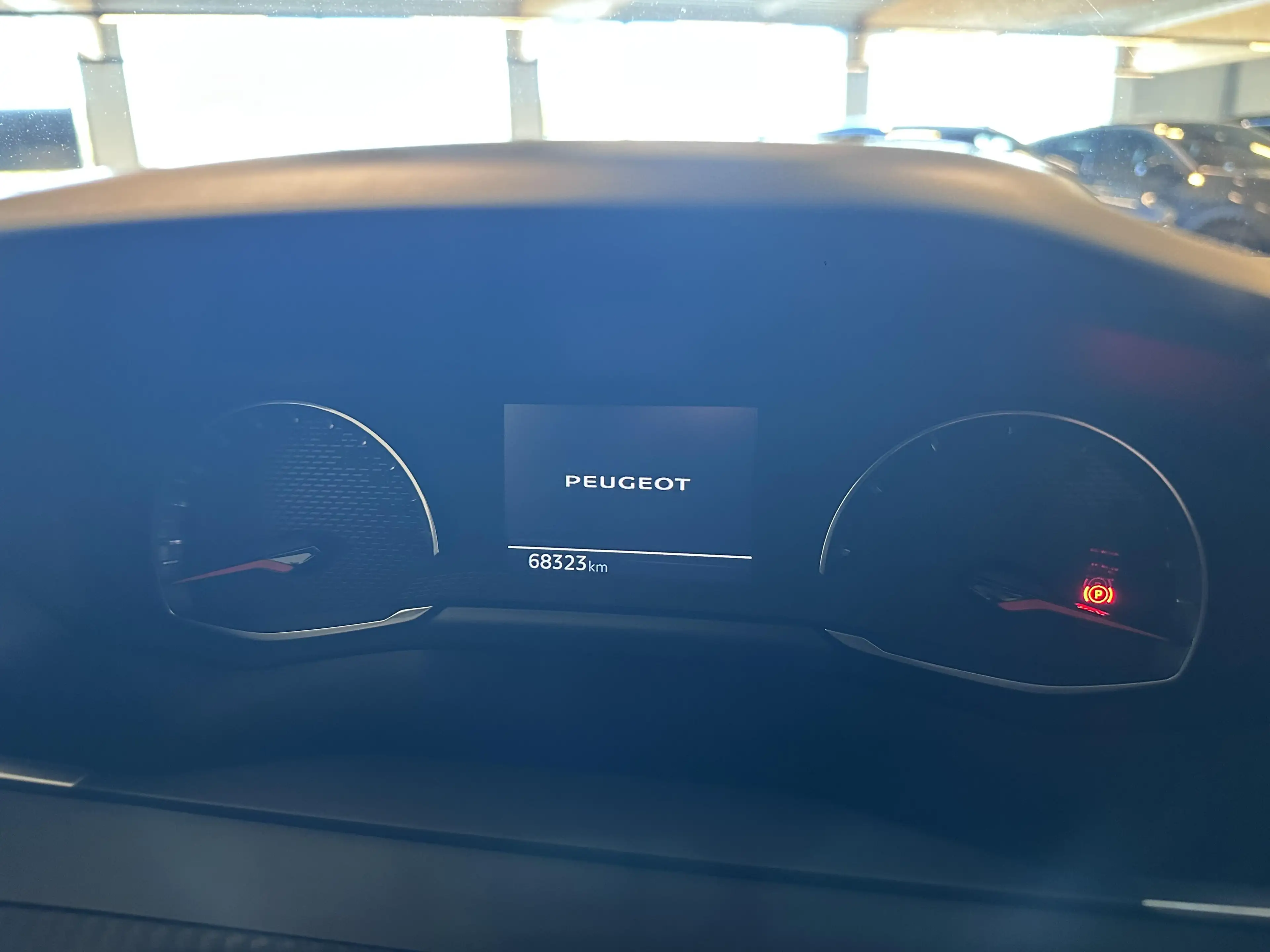 Peugeot 2008 ALLURE 1.2 BENZINE 130 EAT 8 — photo 15