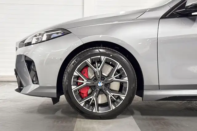 BMW 1 Series view 4