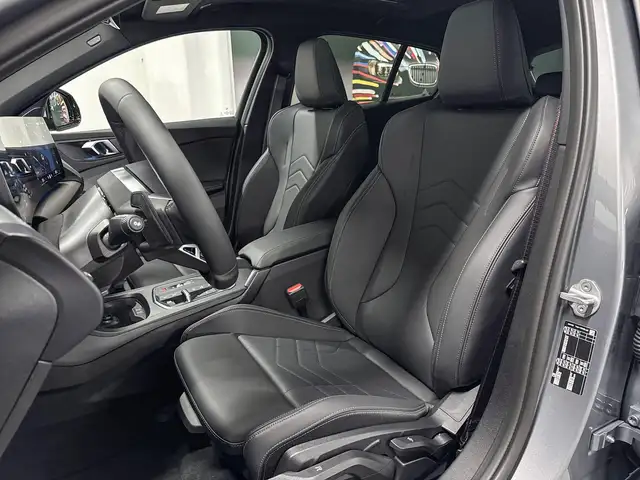 BMW 1 Series view 10