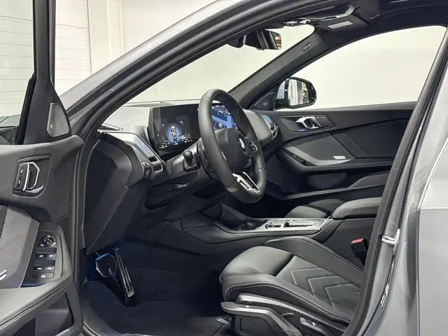 BMW 1 Series view 9