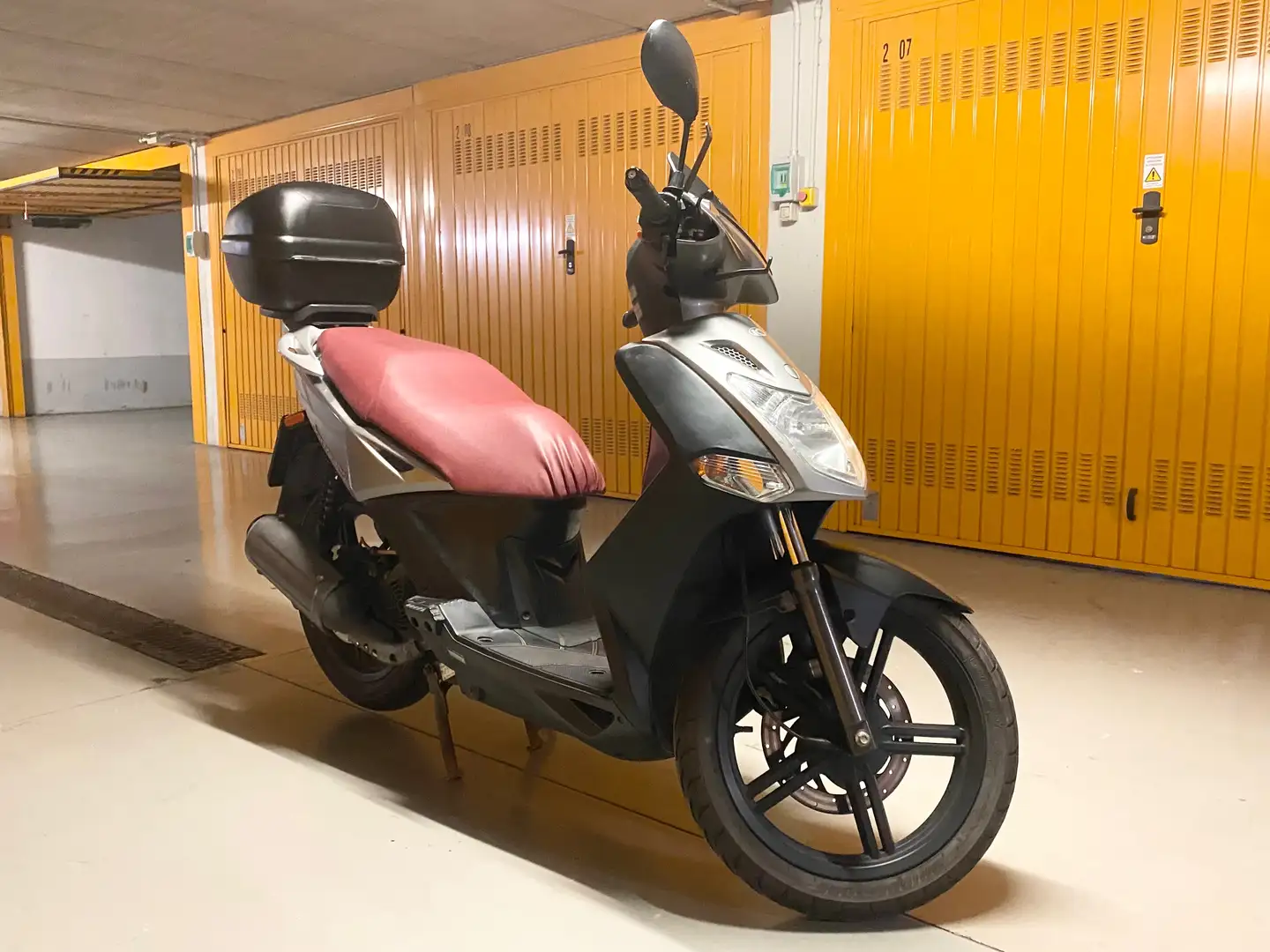 Kymco Agility 125 City - SOLO 12.000 KM - EURO 3 Šedá - 1