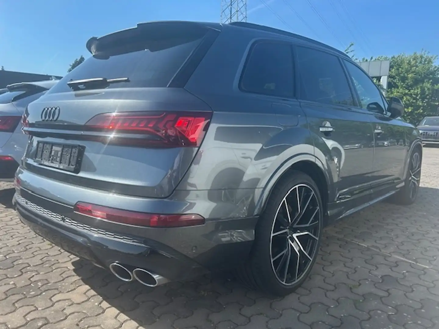 Audi SQ7 TFSI "competition plus", NP: 142.000 € Grau - 2