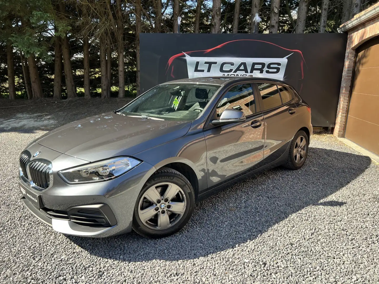 BMW 116 dA AdBlue //  BOITE AUTOMATIQUE // Gris - 1