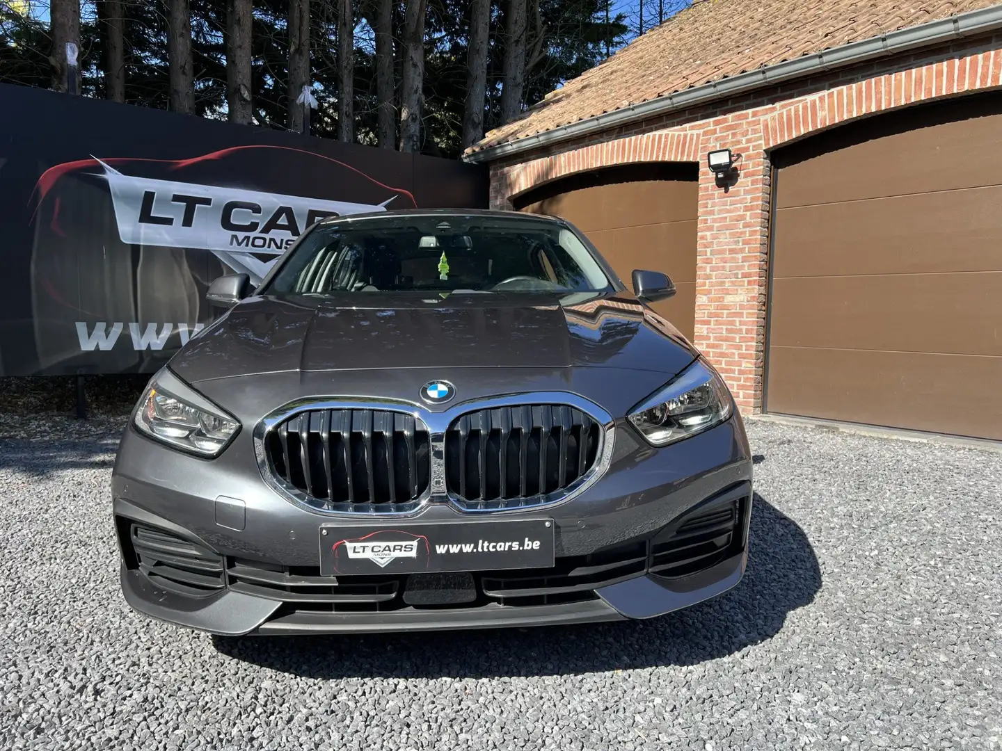 BMW 116 dA AdBlue //  BOITE AUTOMATIQUE // Gris - 2