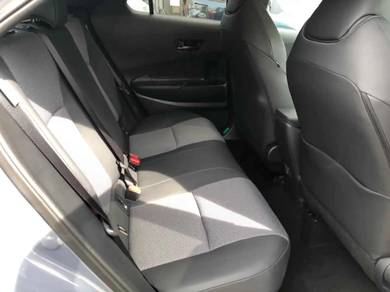 Toyota C-HR 2,0L Lounge Advanced-Safety-Paket Panoramadach 4x2, миниатюра 20