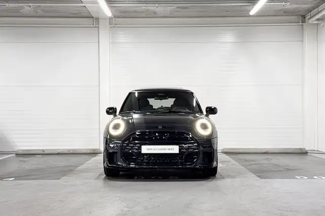 Mini Hatch view 5