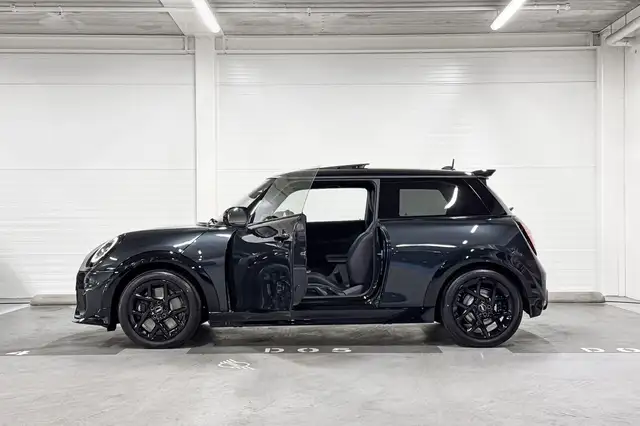 Mini Hatch view 3