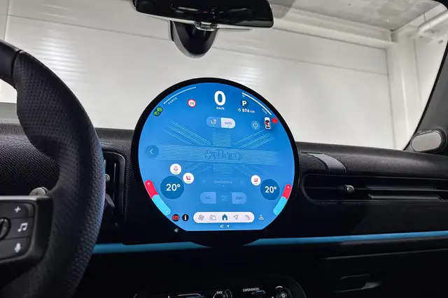 Mini Hatch view 15