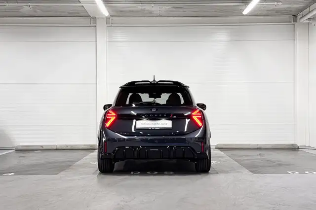 Mini Hatch view 7