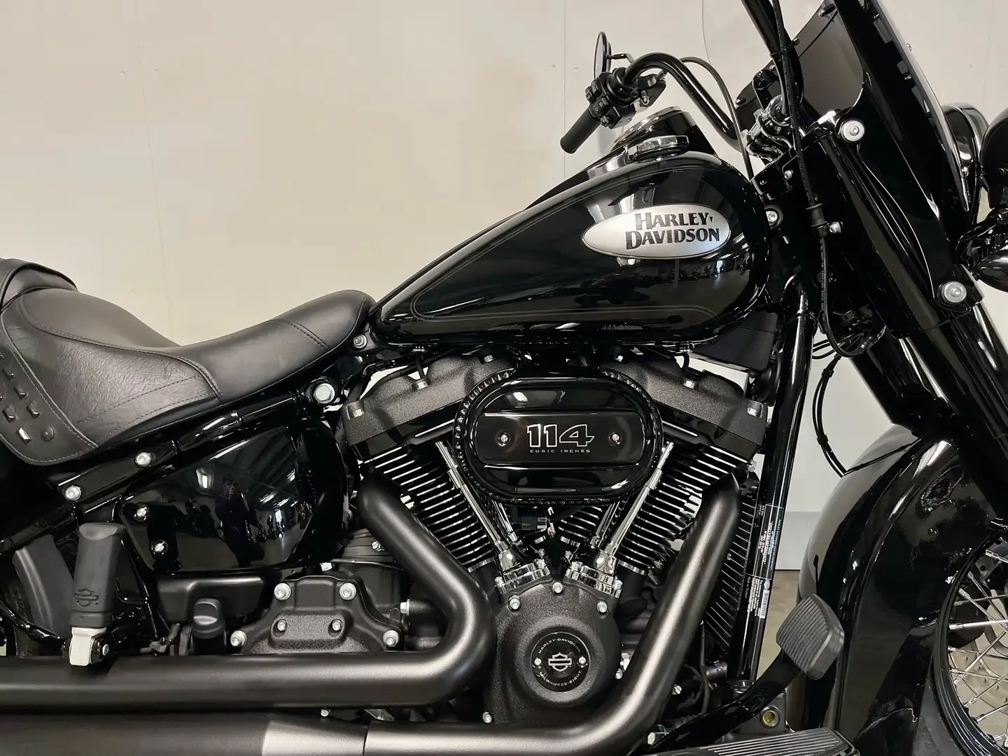 Harley-Davidson Heritage Softail FLHCS CLASSIC Noir - 2