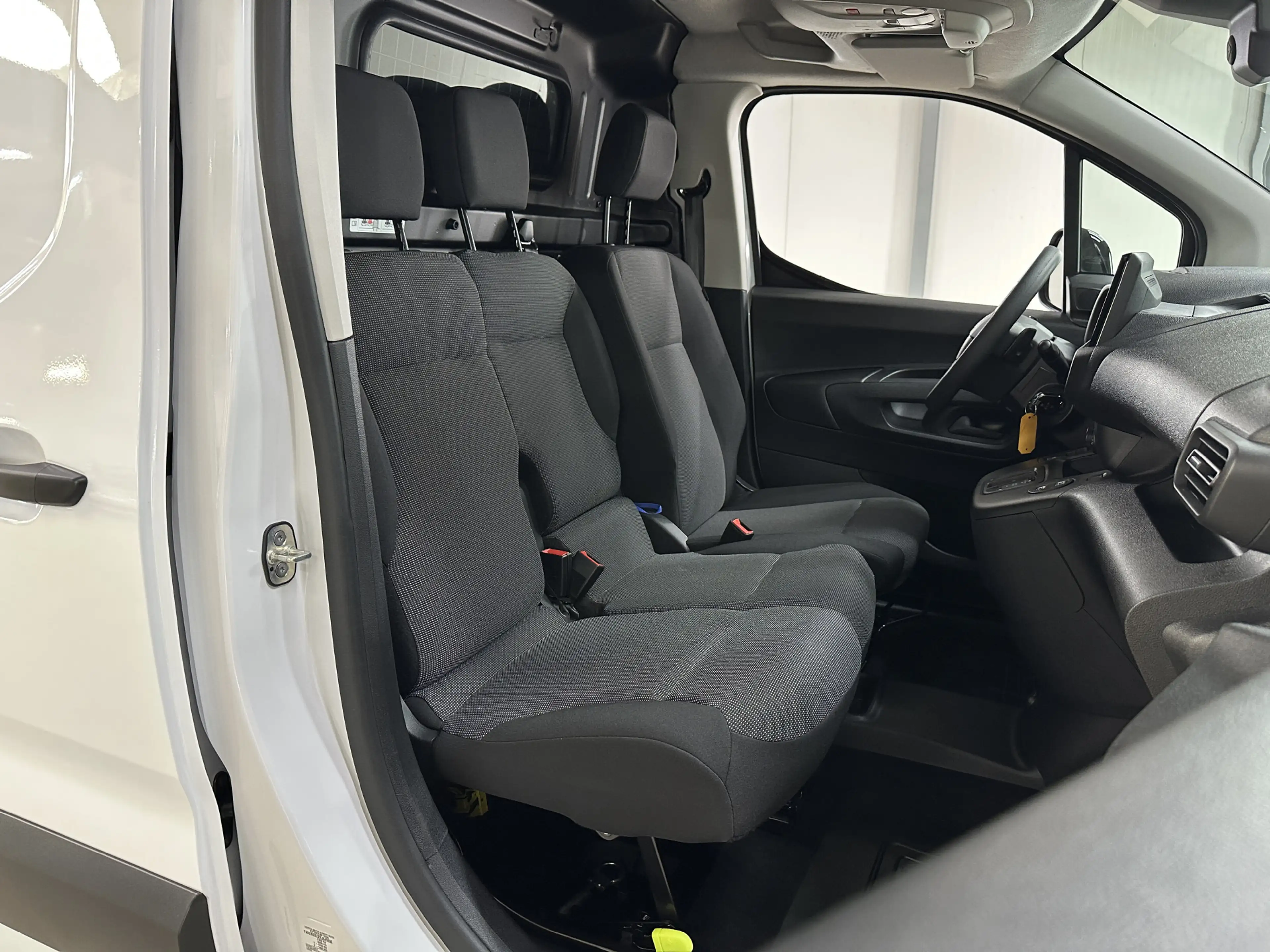Toyota Proace City Electric Challenger Long (L2) 50 kWh 136pk | 3pers — photo 25