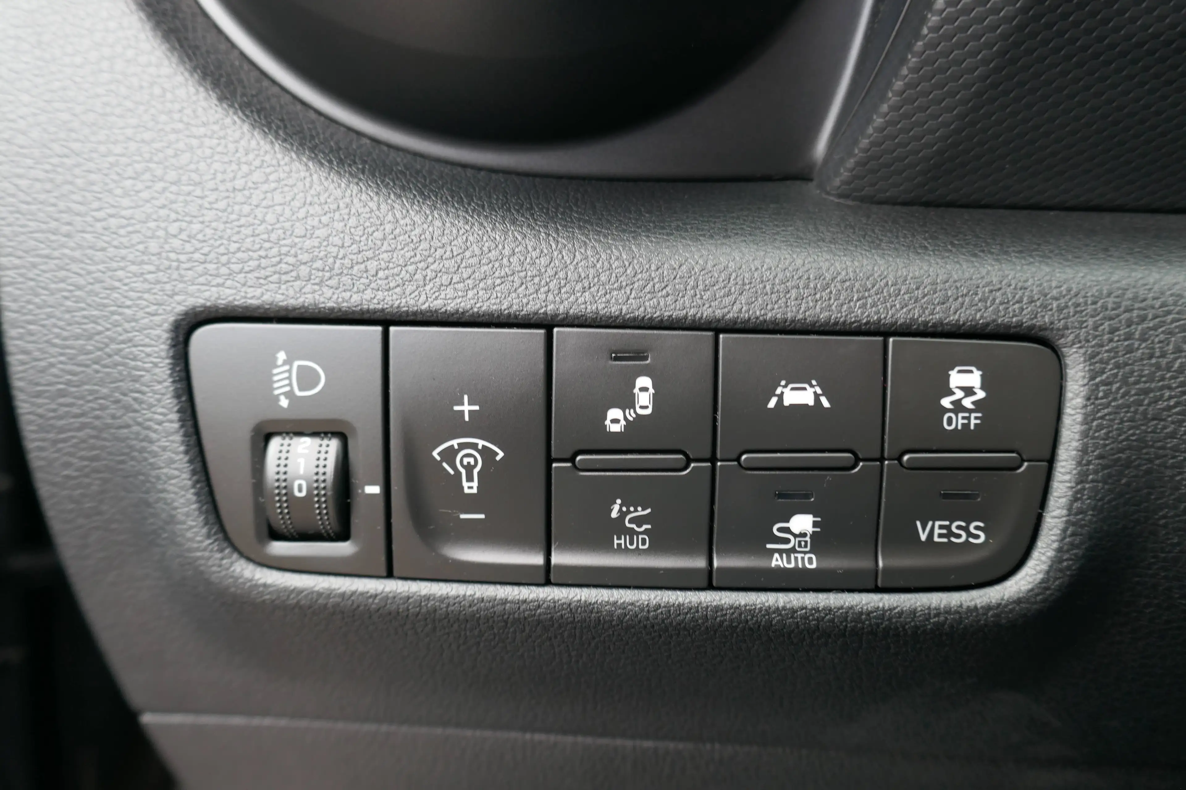 Hyundai KONA Premium Elektro 64KW Level 6 — photo 14