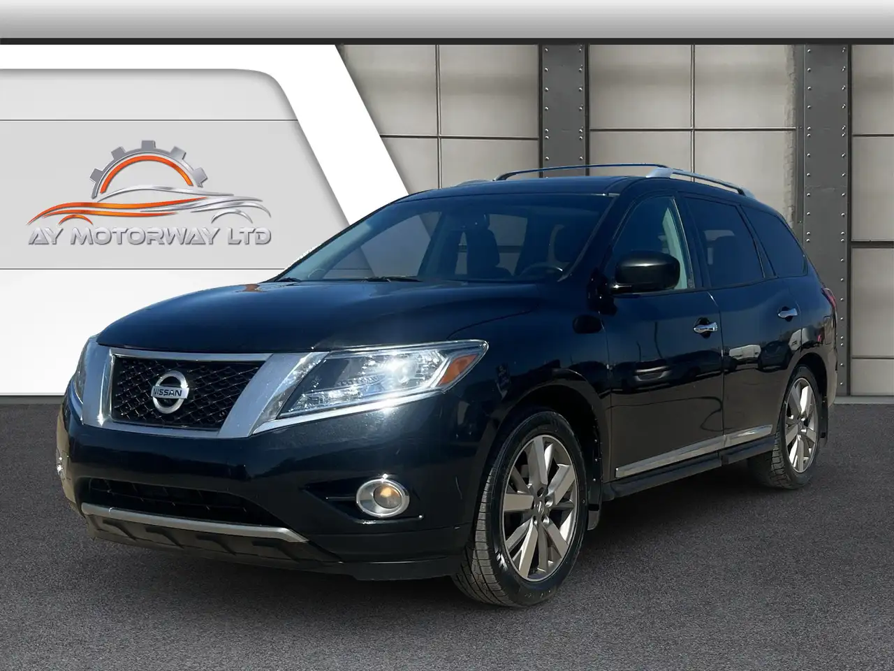 Nissan Pathfinder снимка Nissan Pathfinder