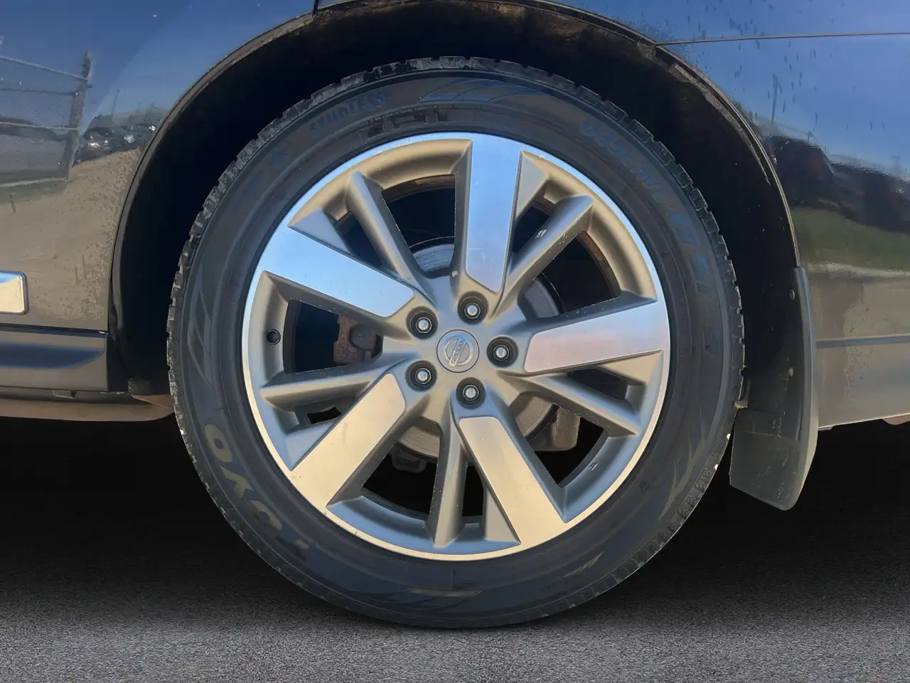 Nissan Pathfinder снимка Nissan Pathfinder