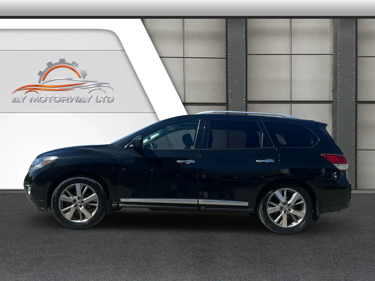 Nissan Pathfinder снимка Nissan Pathfinder