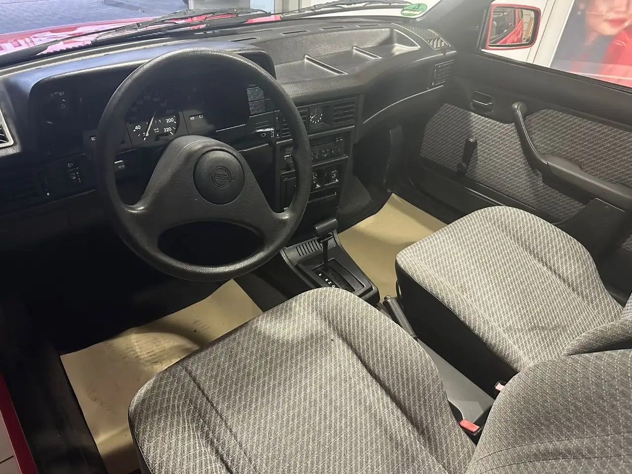 Opel Kadett 1.6 LS AUTOMATIK*2.HAND*TÜV NEU*H-KENNZ!, foto 11