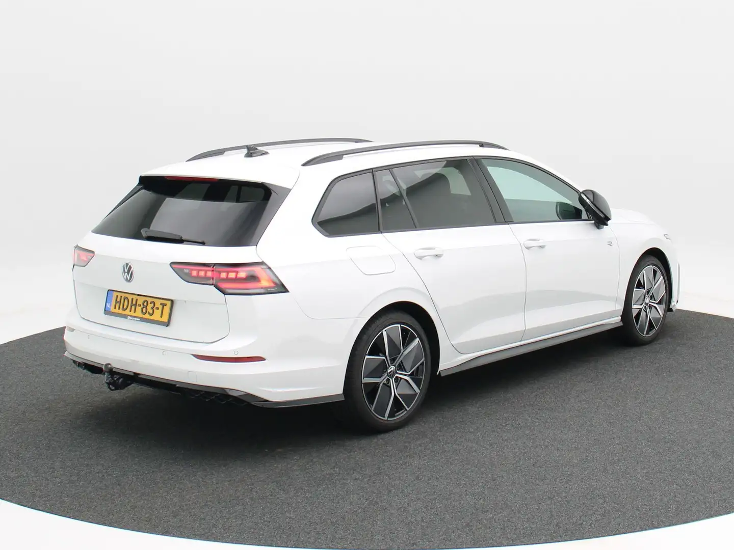 Volkswagen Golf Variant R-Line-Edition 1.5 eTSI 116 pk DSG | 360 Camera | Wit - 2