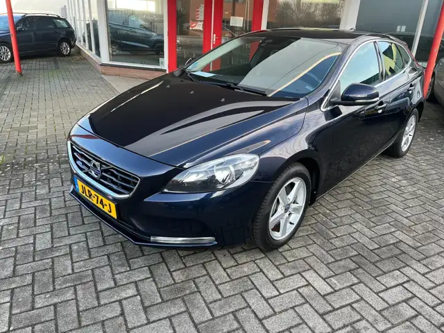 Volvo V40 1.5 T3 152PK Momentum automaat