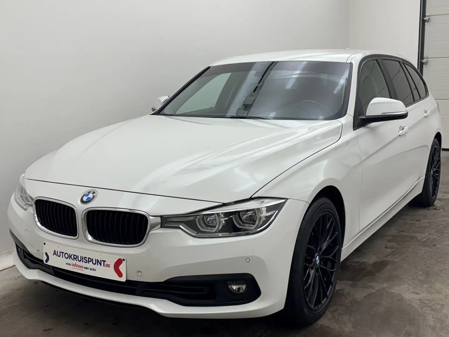 BMW 318 i AUT. GPS Airco Alu Led Blanc - 1
