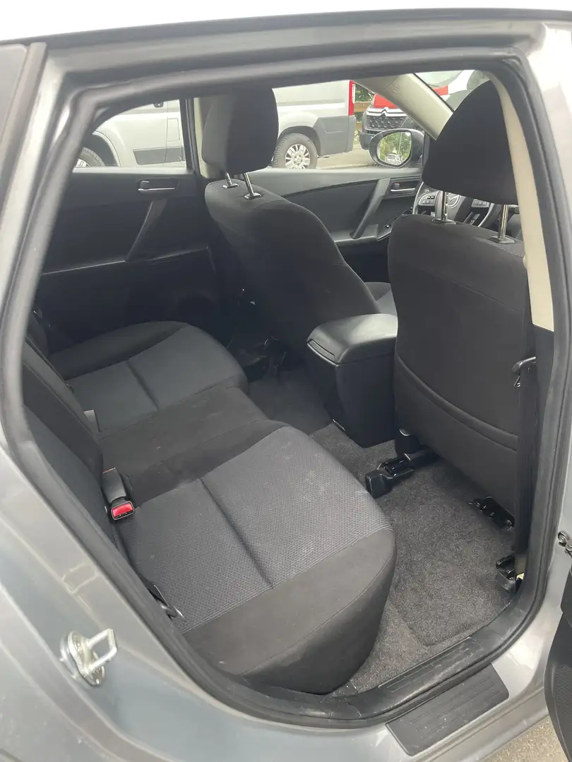 Mazda 3 Exclusive-Line Grau - 2