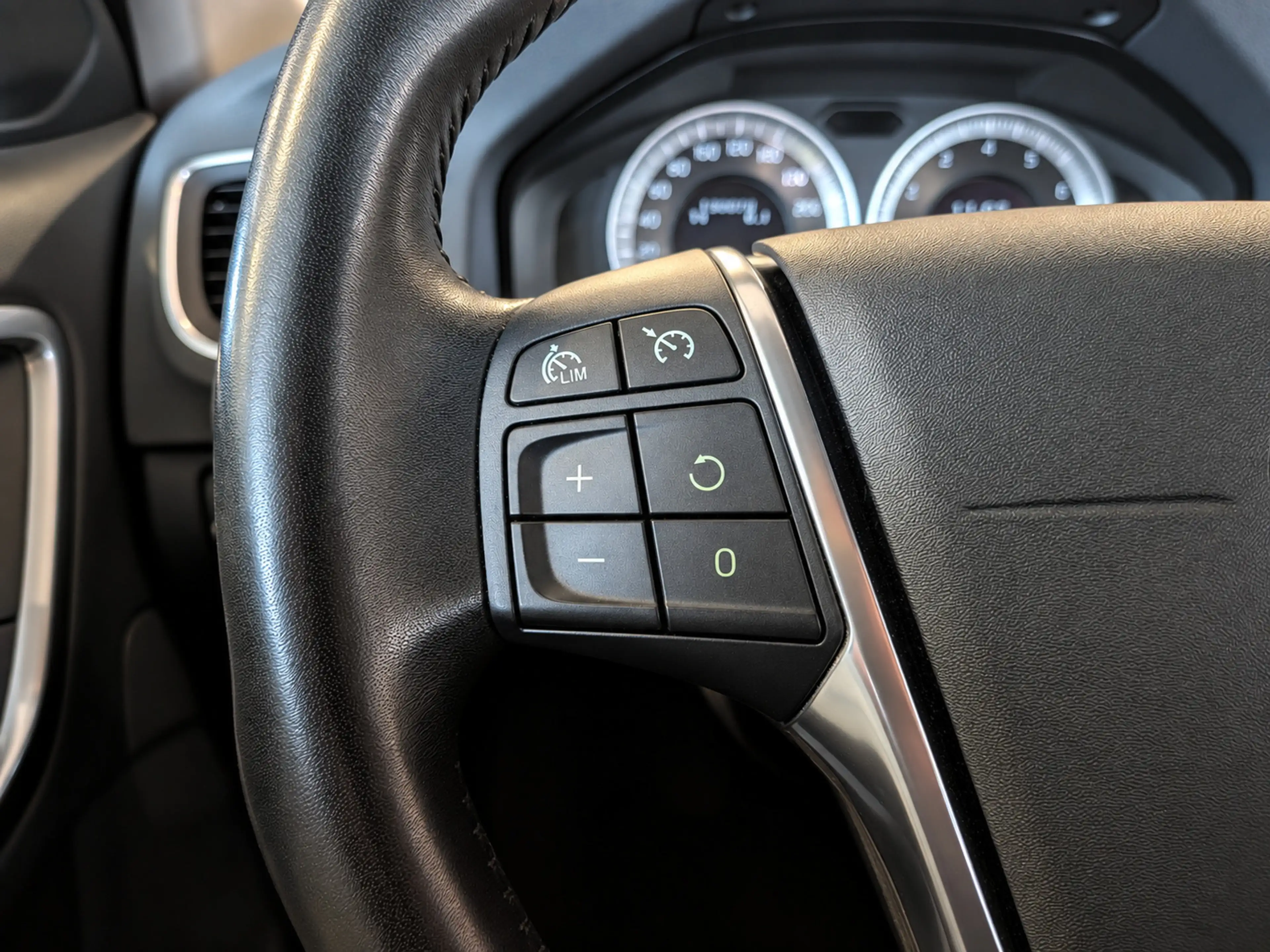 Volvo V60 1.6 T3 R-Design Airco, Cruise Control, Trekhaak, S — photo 12