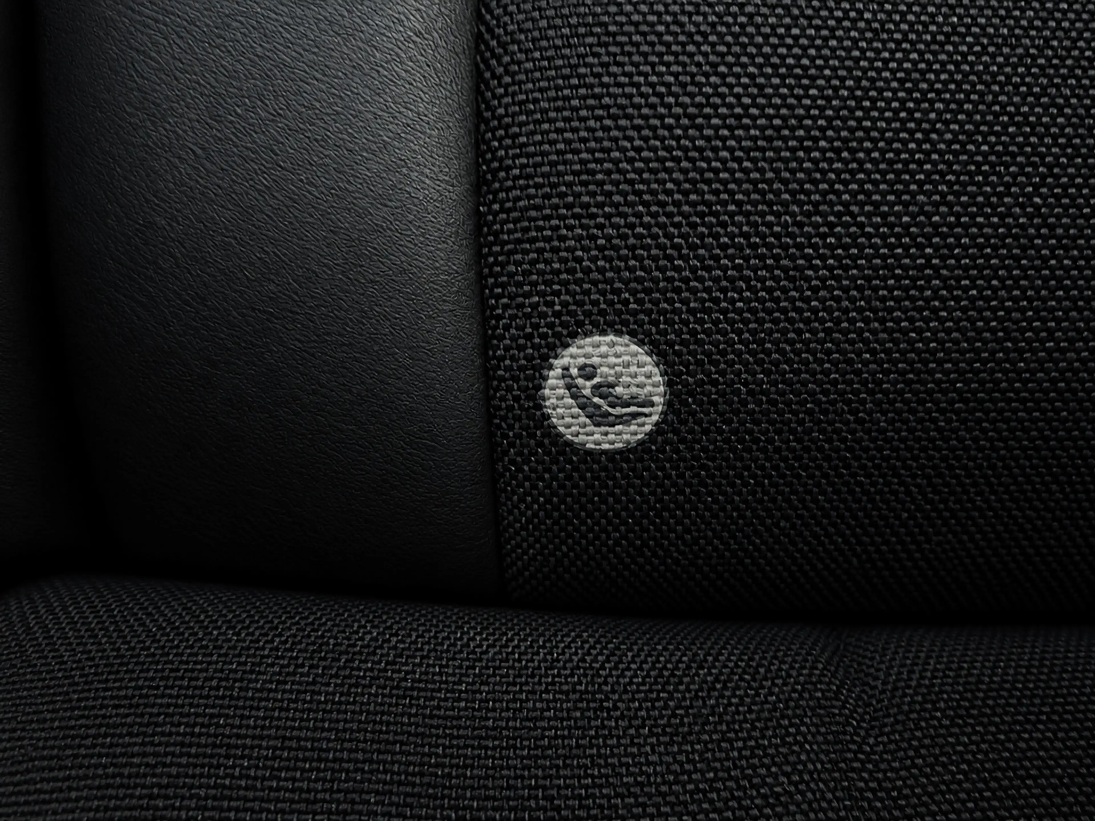 Volvo V60 1.6 T3 R-Design Airco, Cruise Control, Trekhaak, S — photo 8