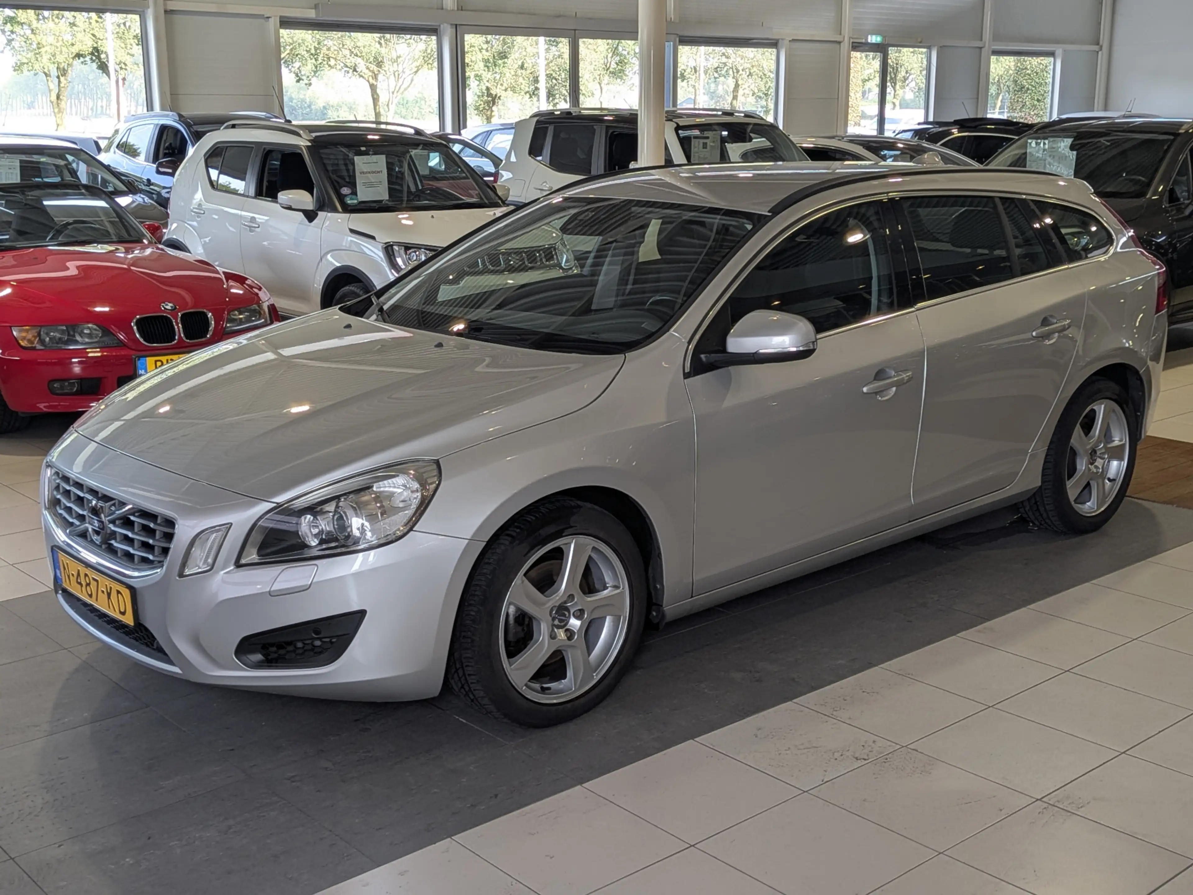 Volvo V60 1.6 T3 R-Design Airco, Cruise Control, Trekhaak, S — photo 2