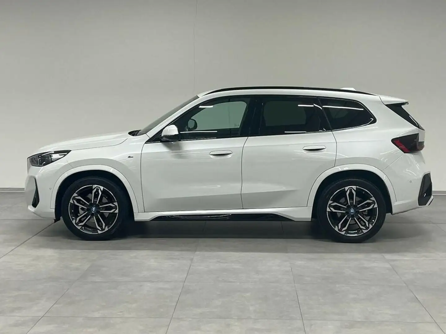 BMW iX1 eDrive20 MSport Blanco - 2