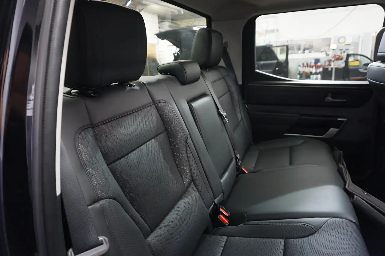 Toyota Tundra снимка Toyota Tundra