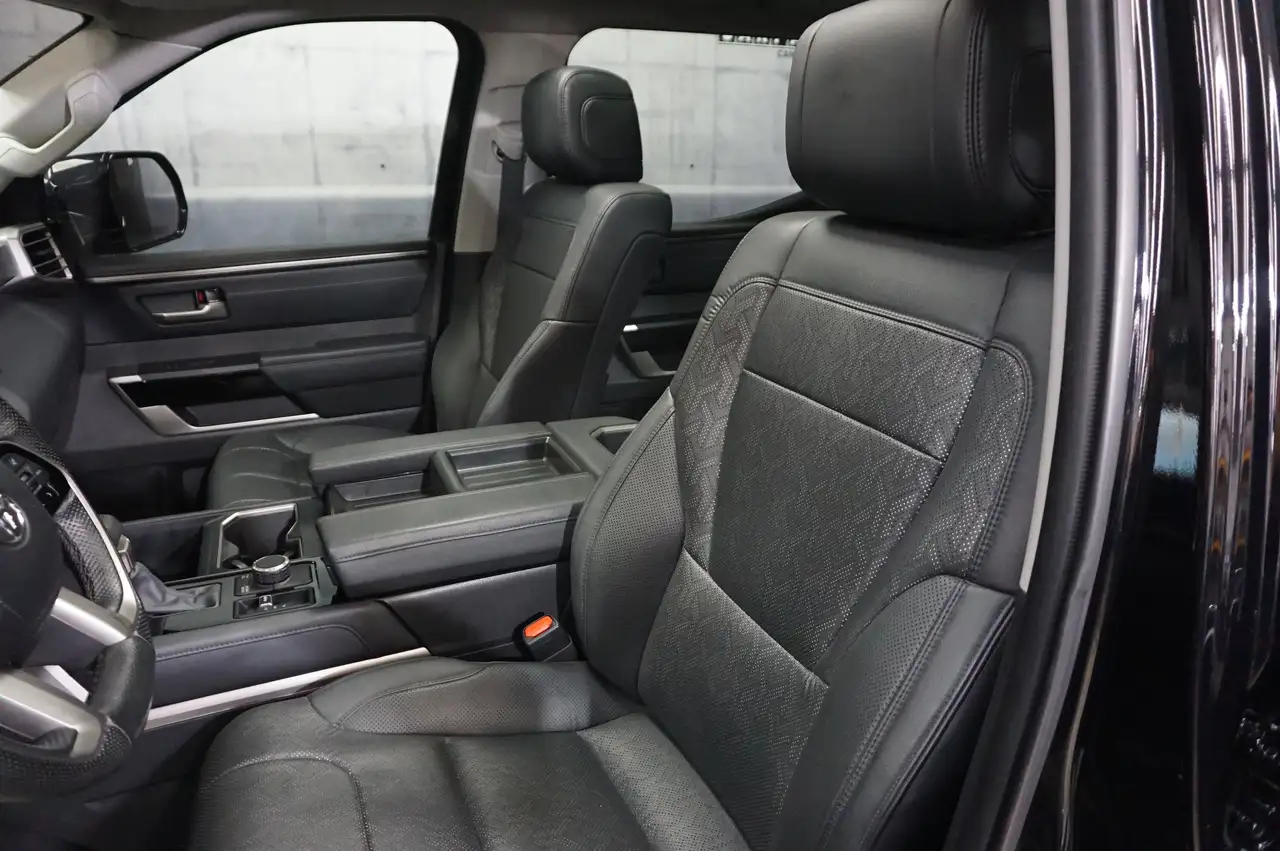 Toyota Tundra снимка Toyota Tundra