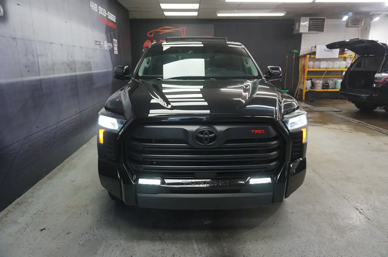 Toyota Tundra снимка Toyota Tundra