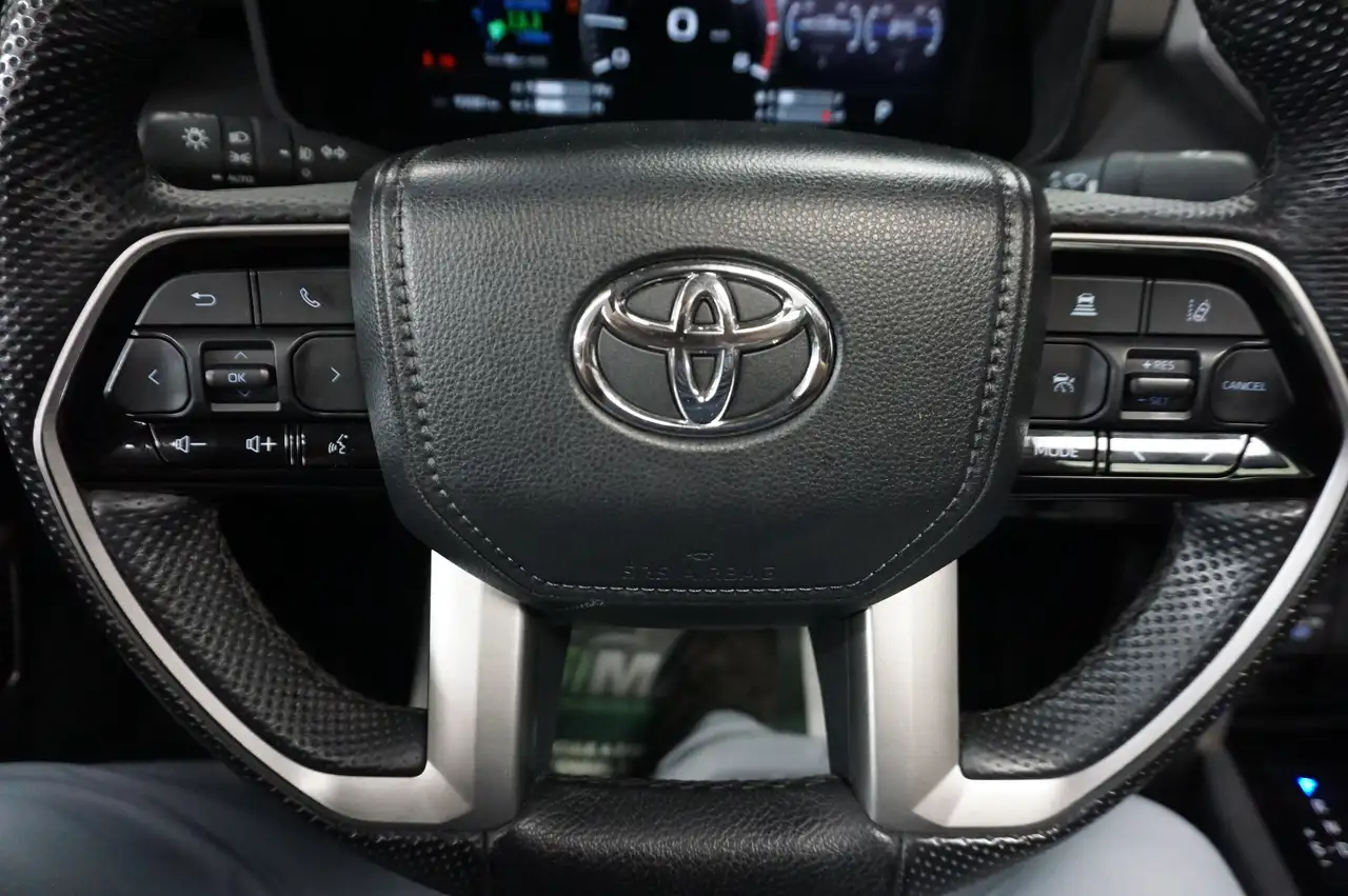 Toyota Tundra снимка Toyota Tundra