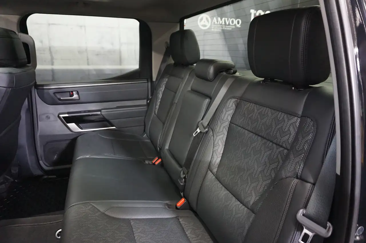 Toyota Tundra снимка Toyota Tundra