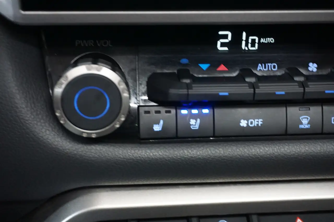 Toyota Tundra снимка Toyota Tundra