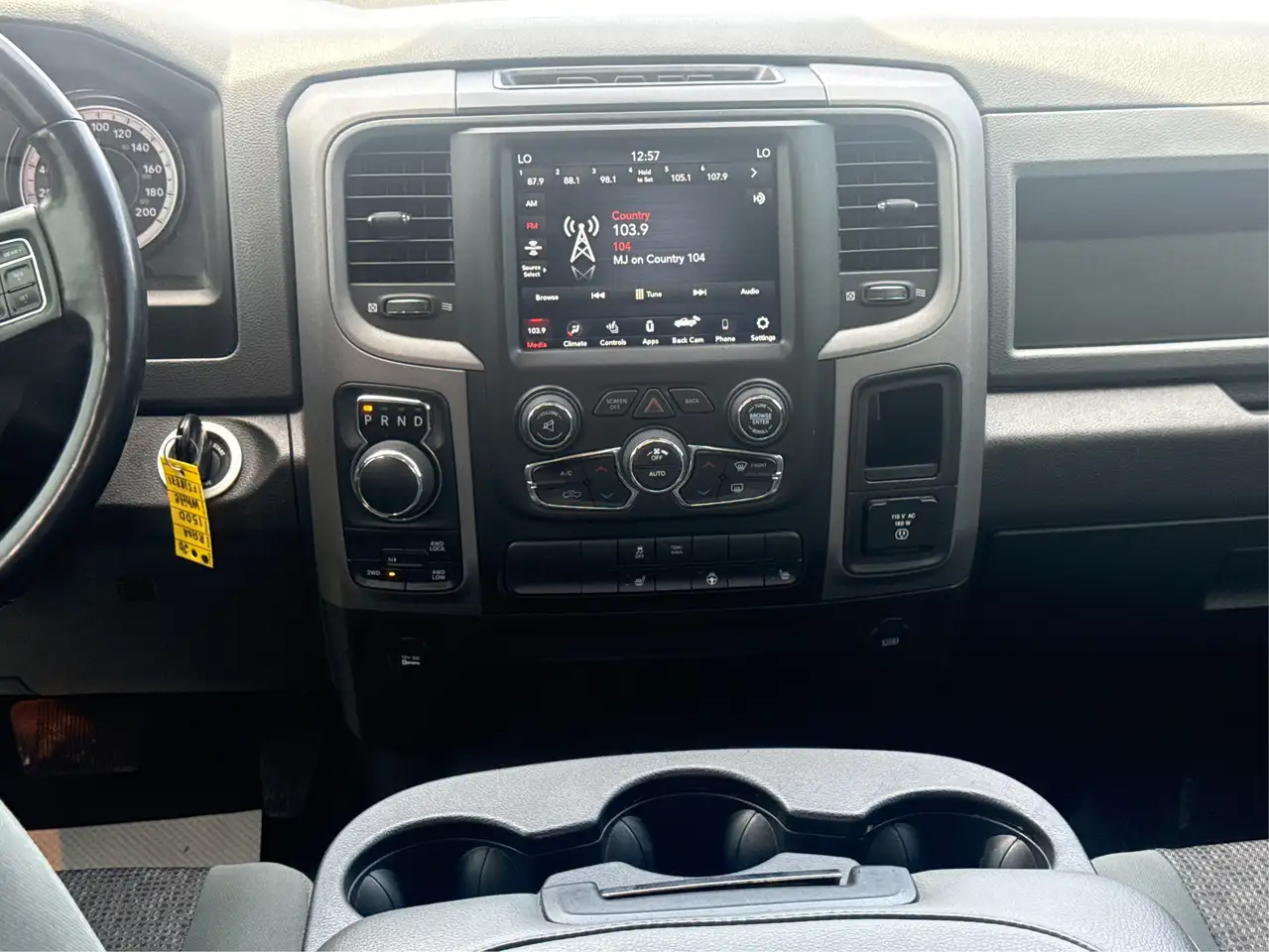 RAM 1500 снимка RAM 1500