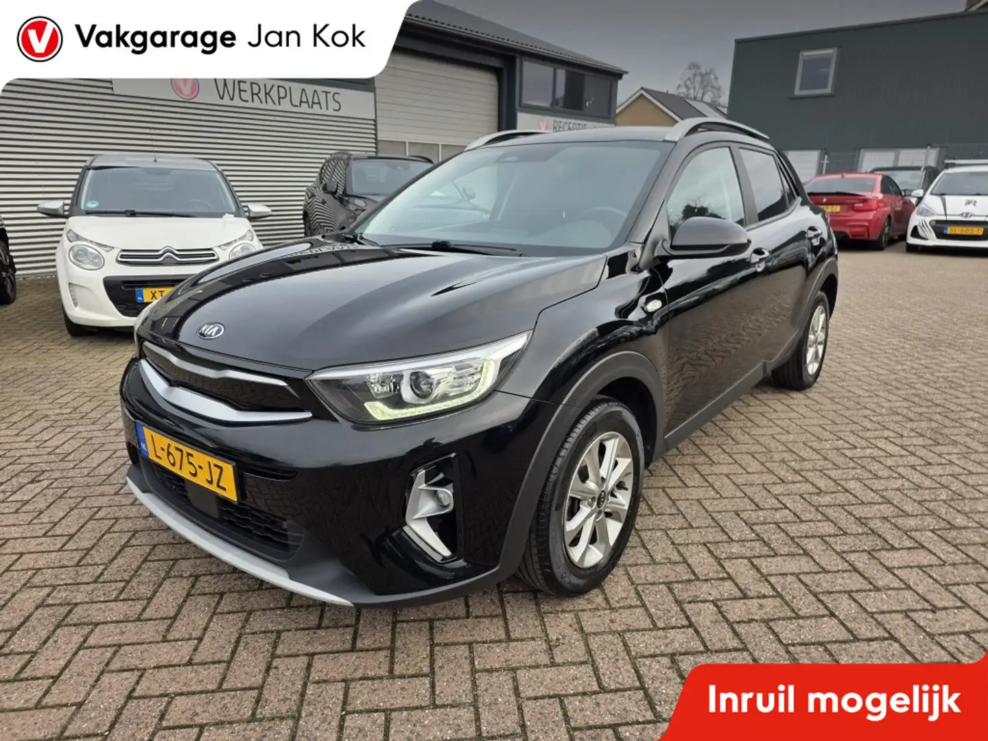 Kia Stonic 1.0 T-GDi MHEV Dyn L, navi, airco, apple carplay/a Schwarz - 1